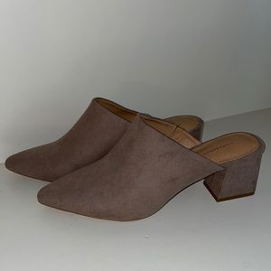 Beige mules